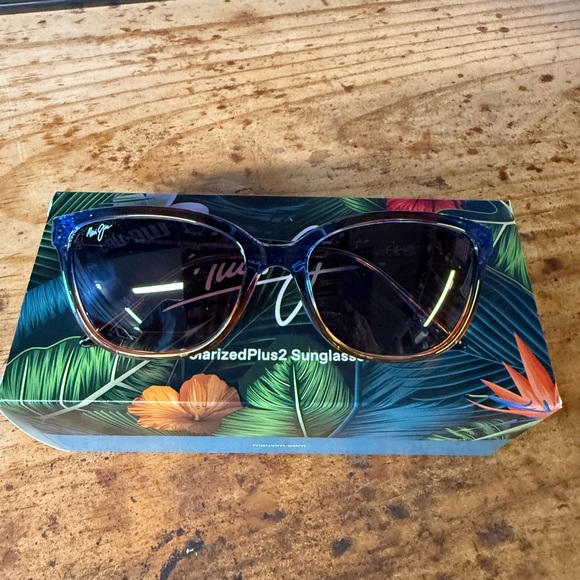 Maui Jim Honi Blue and Brown Sunglasses - Picture 5 of 5